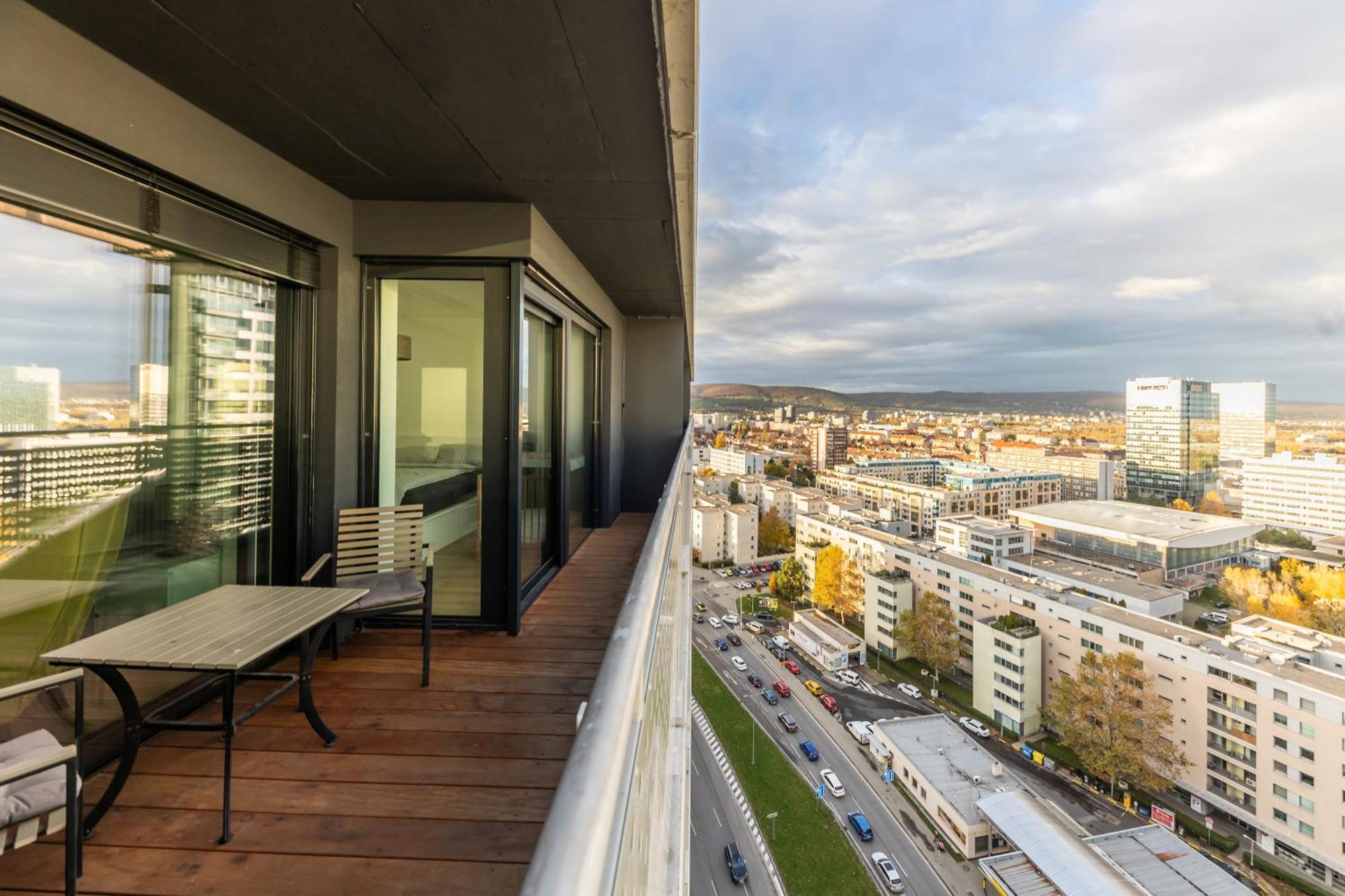 Nfs - Narodny Futbalovy Stadion - Apartman Pressburg Exterior foto